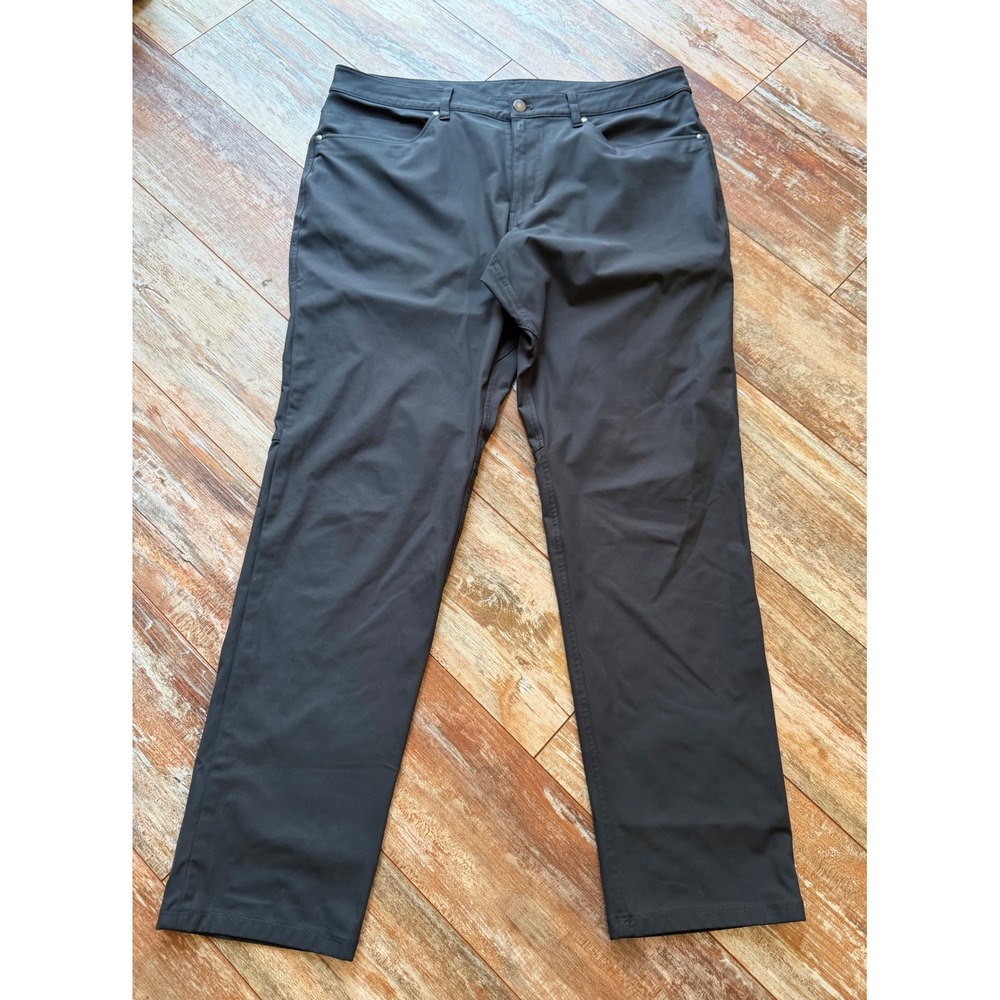 lululemon Mens 36 Gray Straight Leg Tech Pants Stretch Golf Travel No Tags